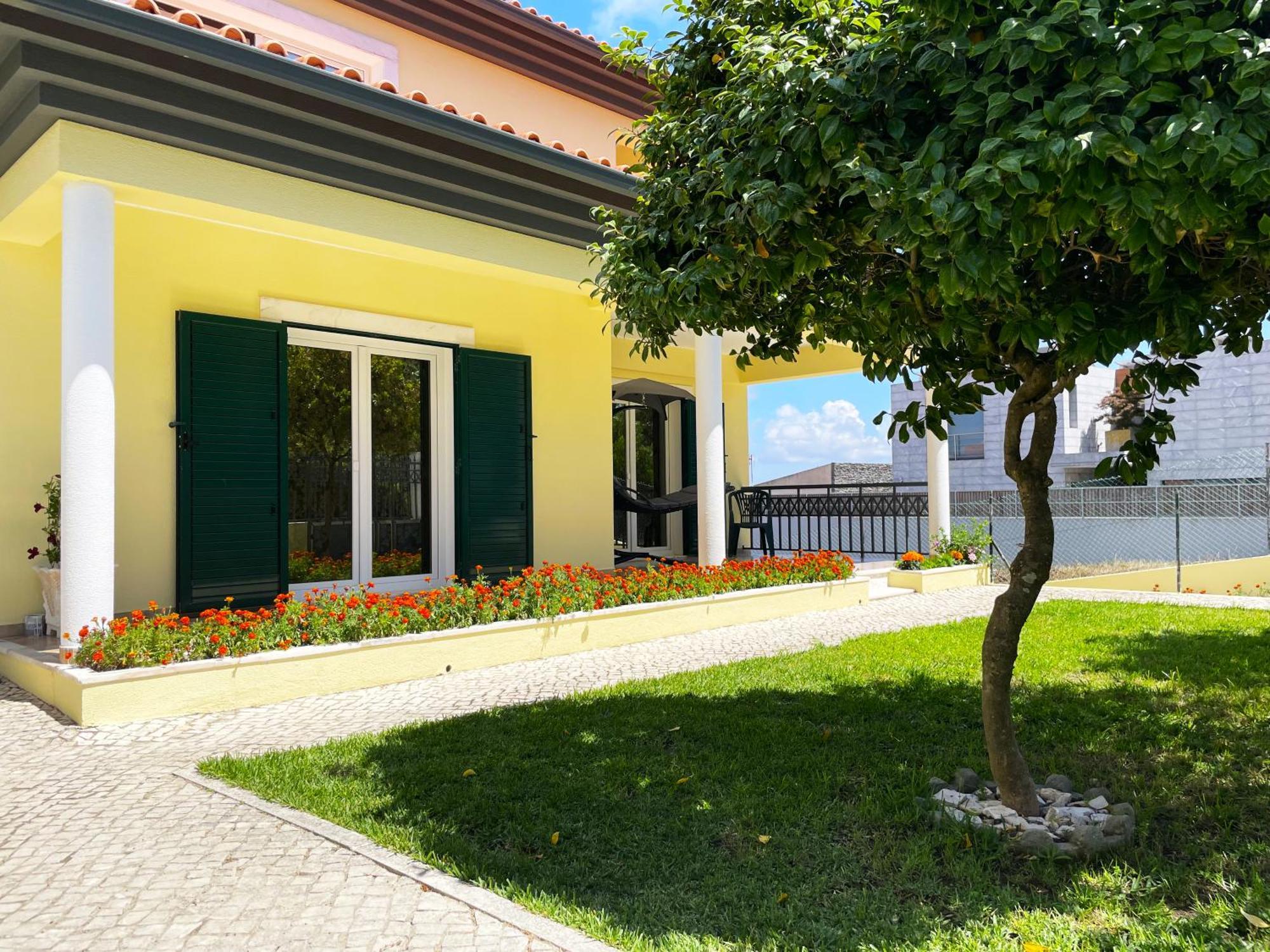 Lolik Villa Sobreda Екстер'єр фото